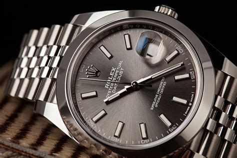 difference rolex date and datejust